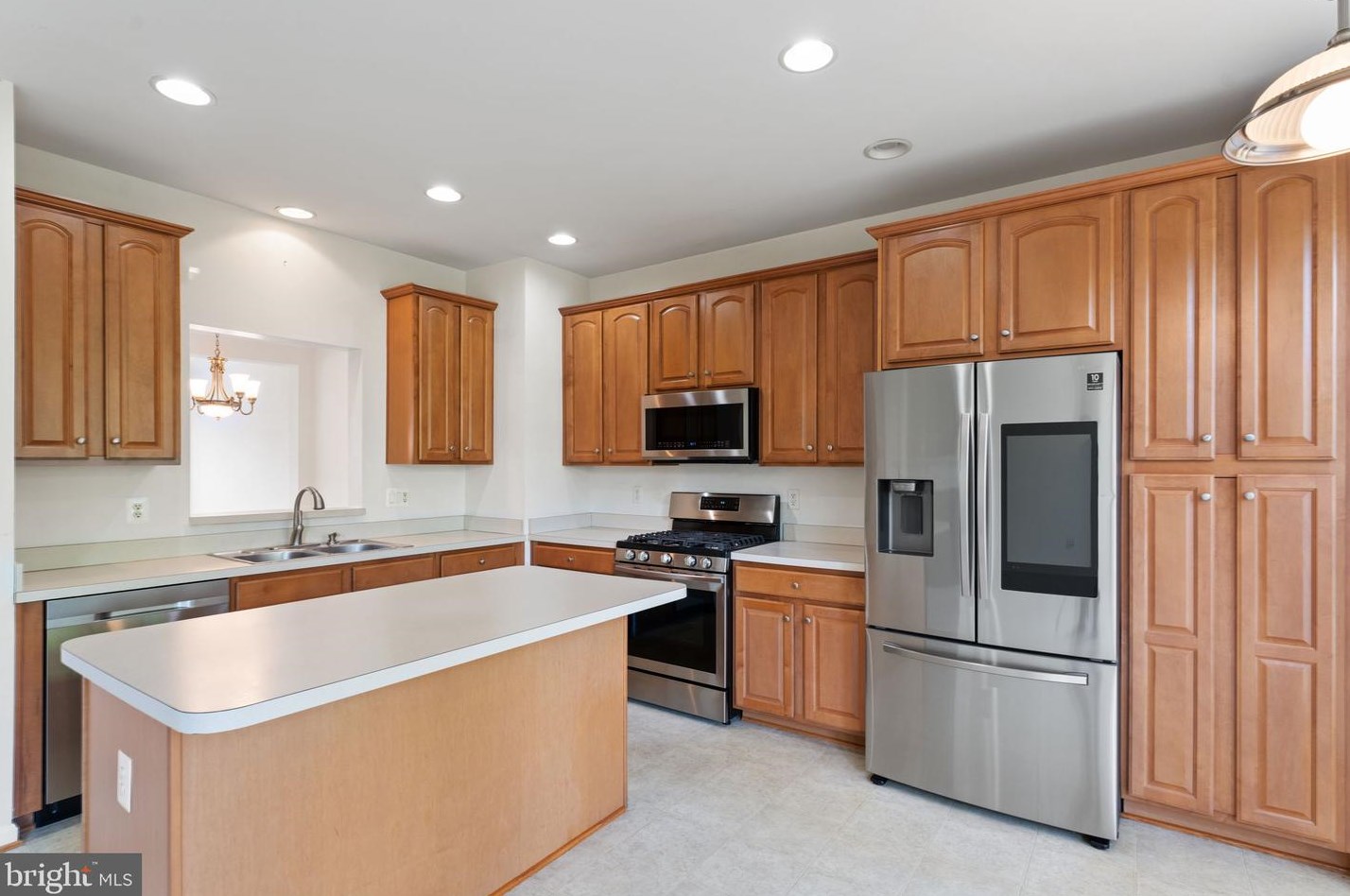 9127 Furey Rd, Lorton VA  22079-2966 exterior