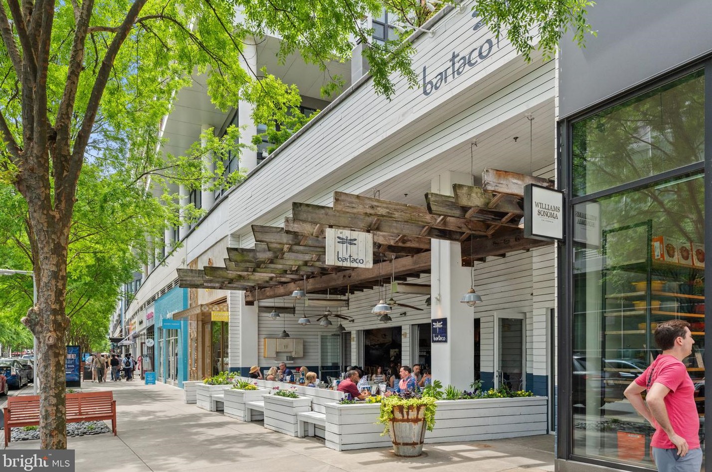 7909 Sycamore Dr, Falls Church VA  22042-3330 exterior