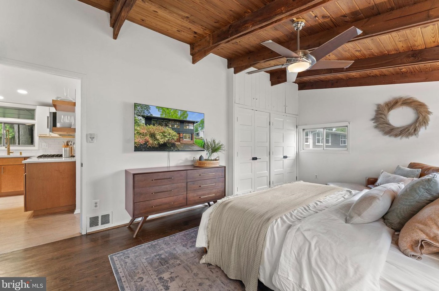 7909 Sycamore Dr, Falls Church VA  22042-3330 exterior