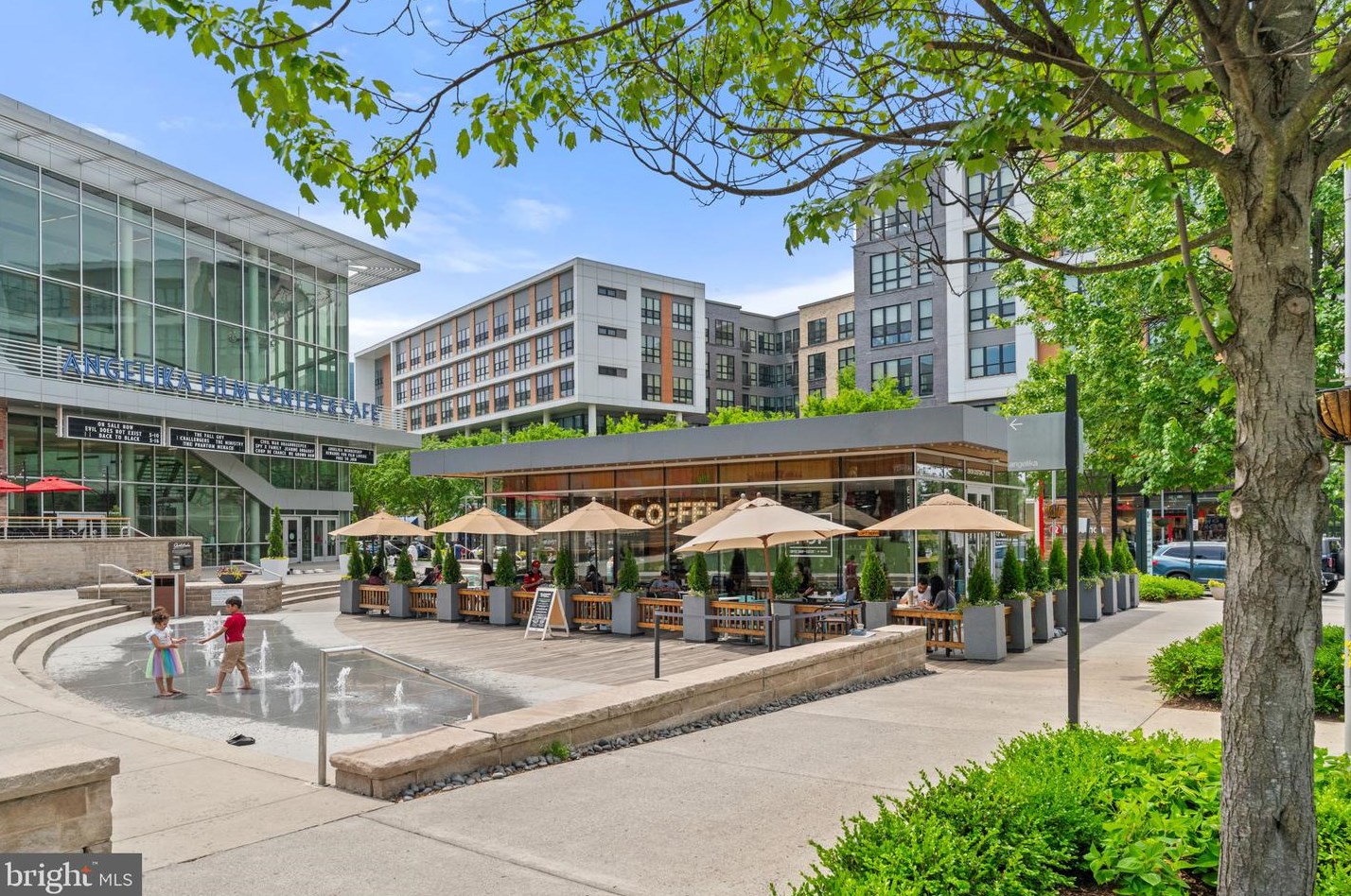 7909 Sycamore Dr, Falls Church VA  22042-3330 exterior