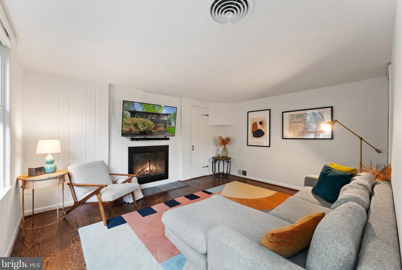 7909 Sycamore Dr, Falls Church VA  22042-3330 exterior