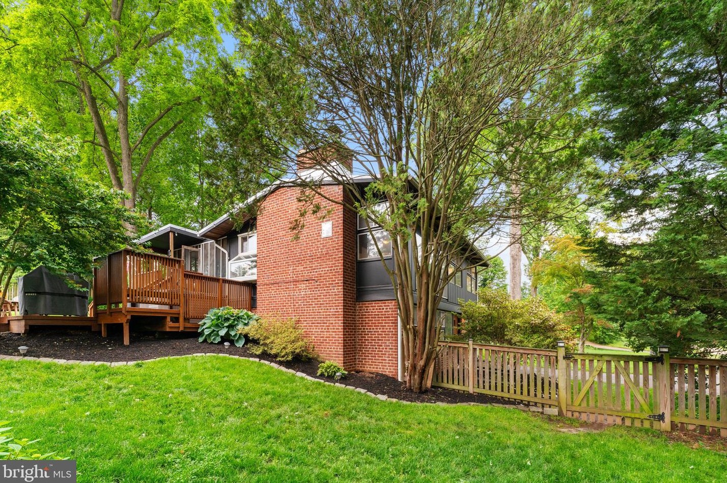 7909 Sycamore Dr, Falls Church VA  22042-3330 exterior