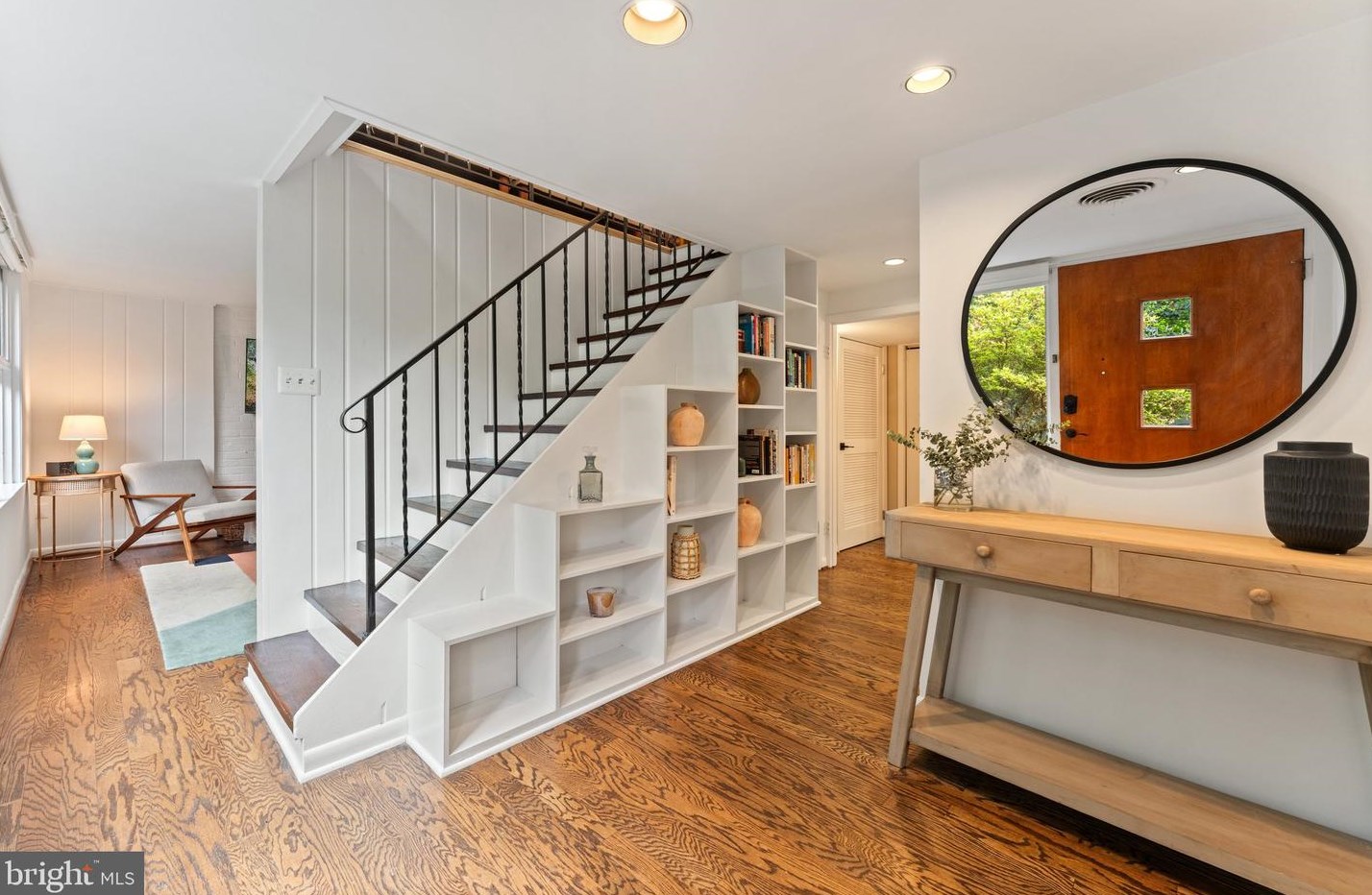 7909 Sycamore Dr, Falls Church, VA 22042-3329