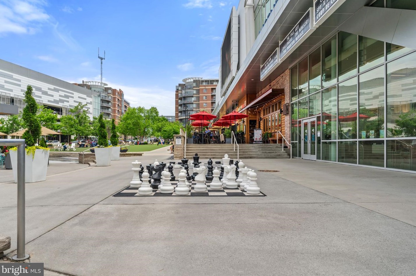 7909 Sycamore Dr, Falls Church VA  22042-3330 exterior