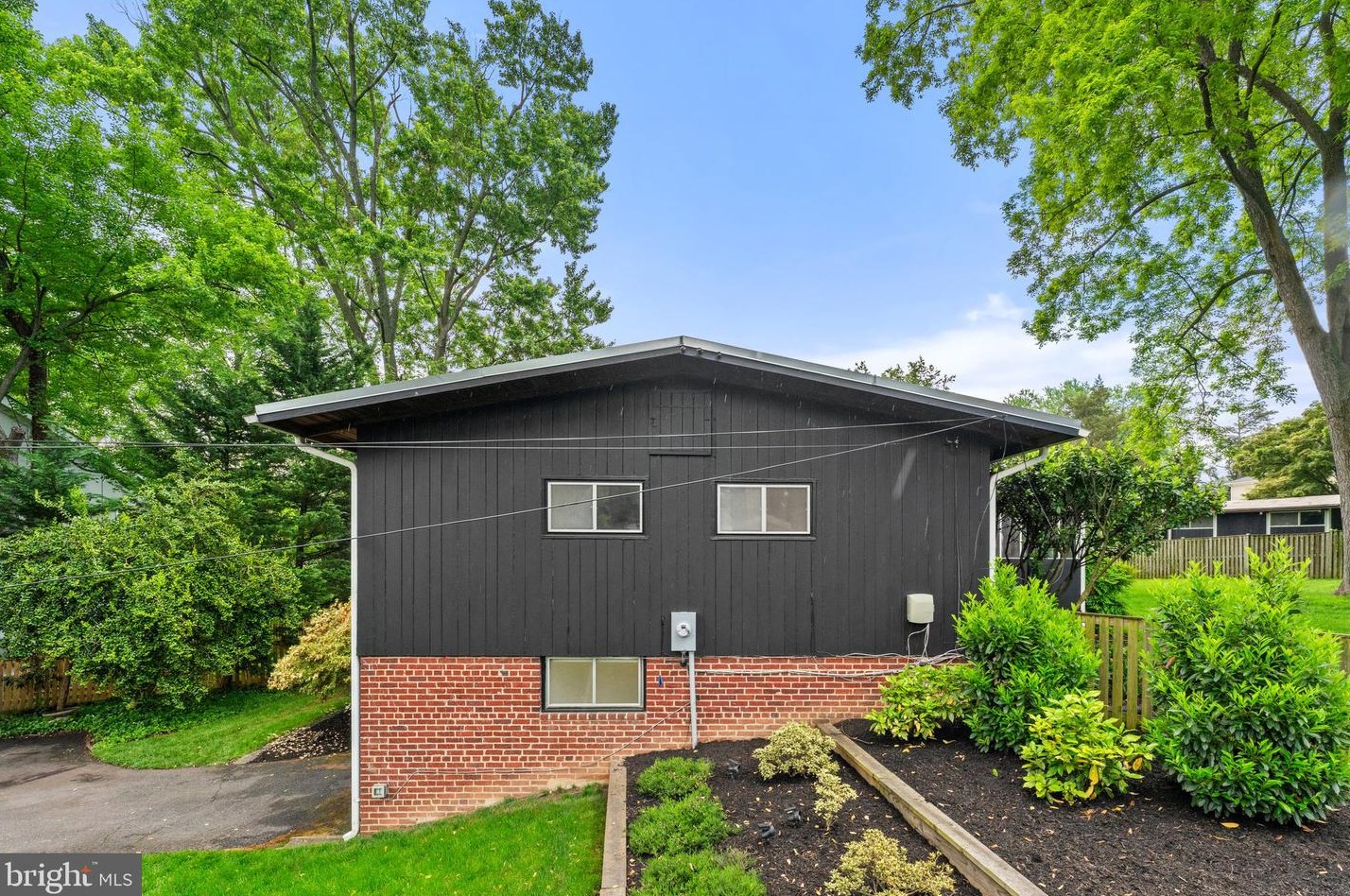 7909 Sycamore Dr, Falls Church VA  22042-3330 exterior