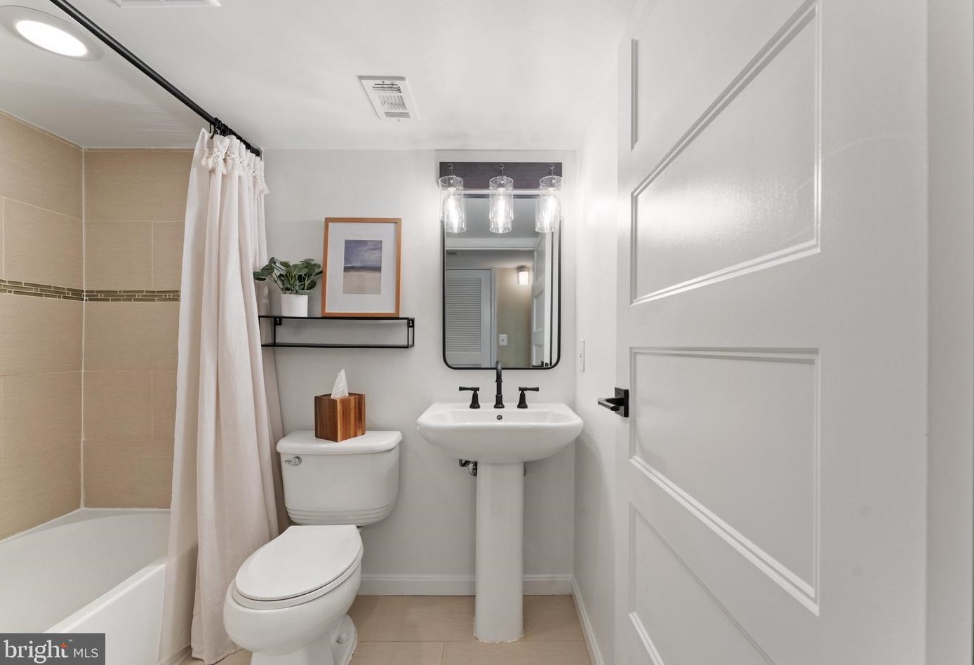 7909 Sycamore Dr, Falls Church VA  22042-3330 exterior