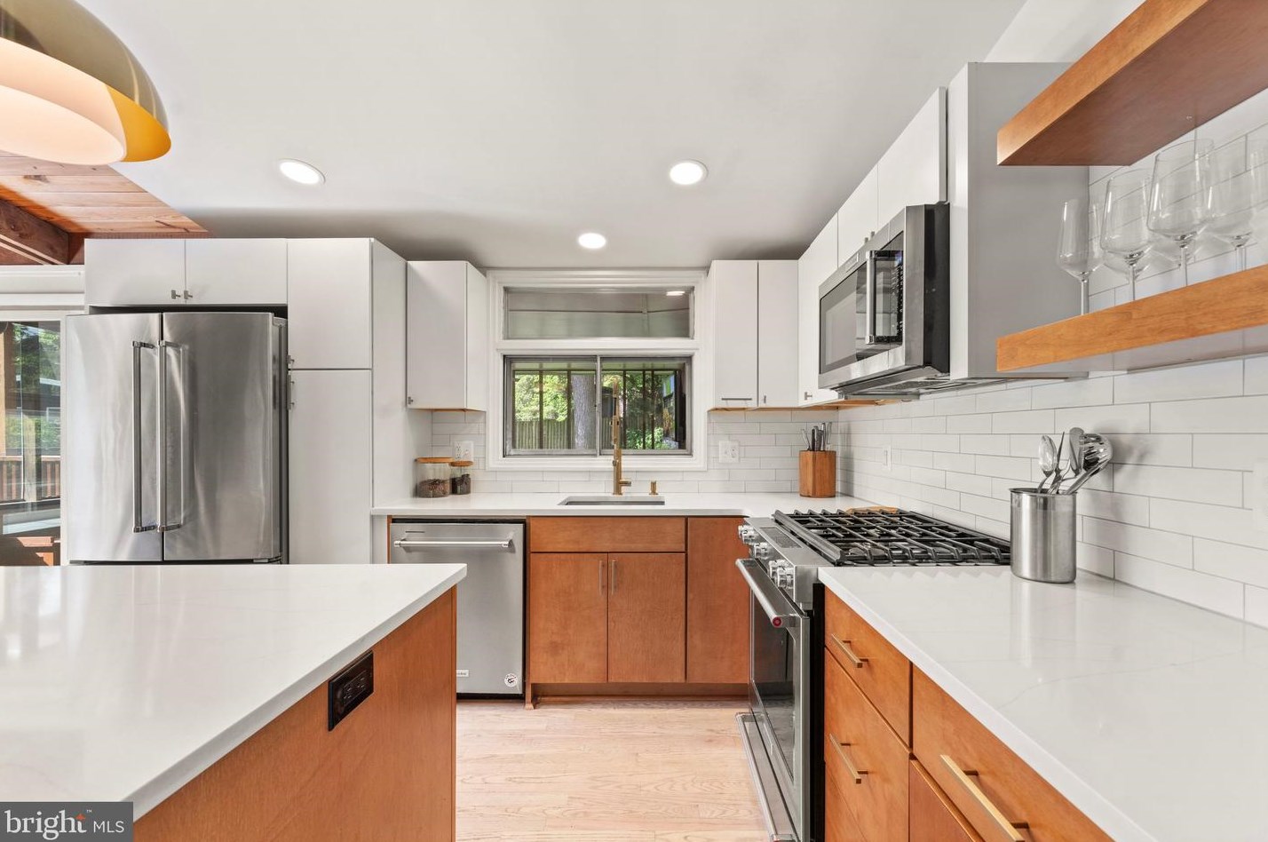 7909 Sycamore Dr, Falls Church VA  22042-3330 exterior