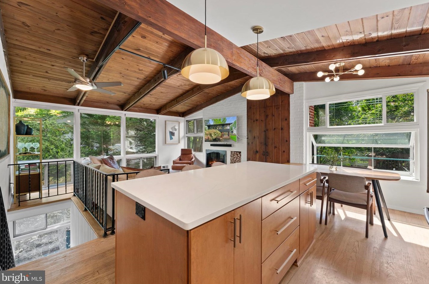 7909 Sycamore Dr, Falls Church VA  22042-3330 exterior