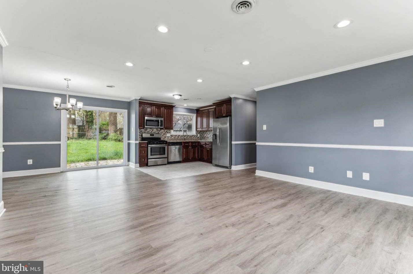 1203 Cottage St Sw, Vienna, VA 22180