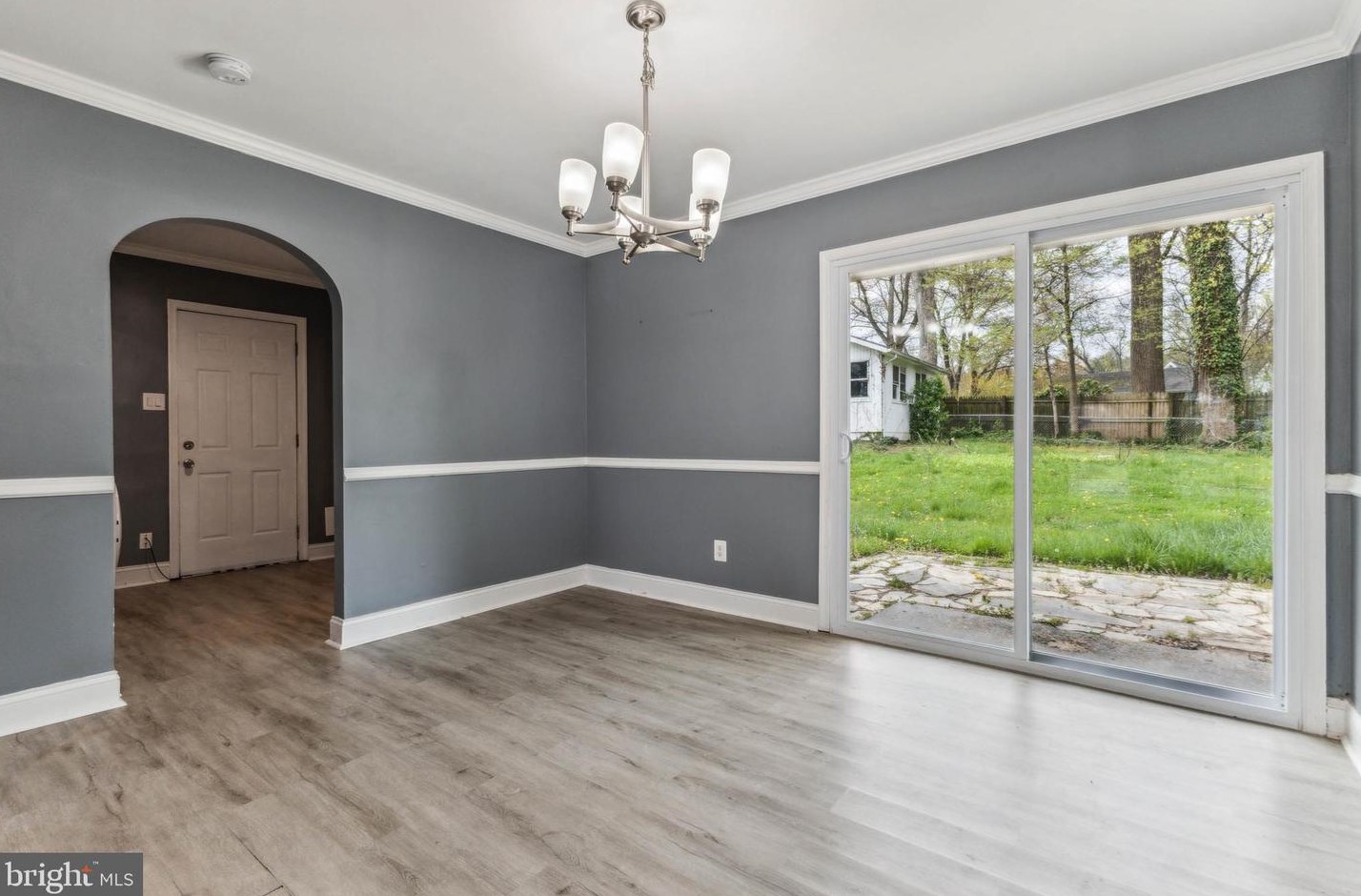 1203 Cottage St, Vienna VA 22180-5704 exterior