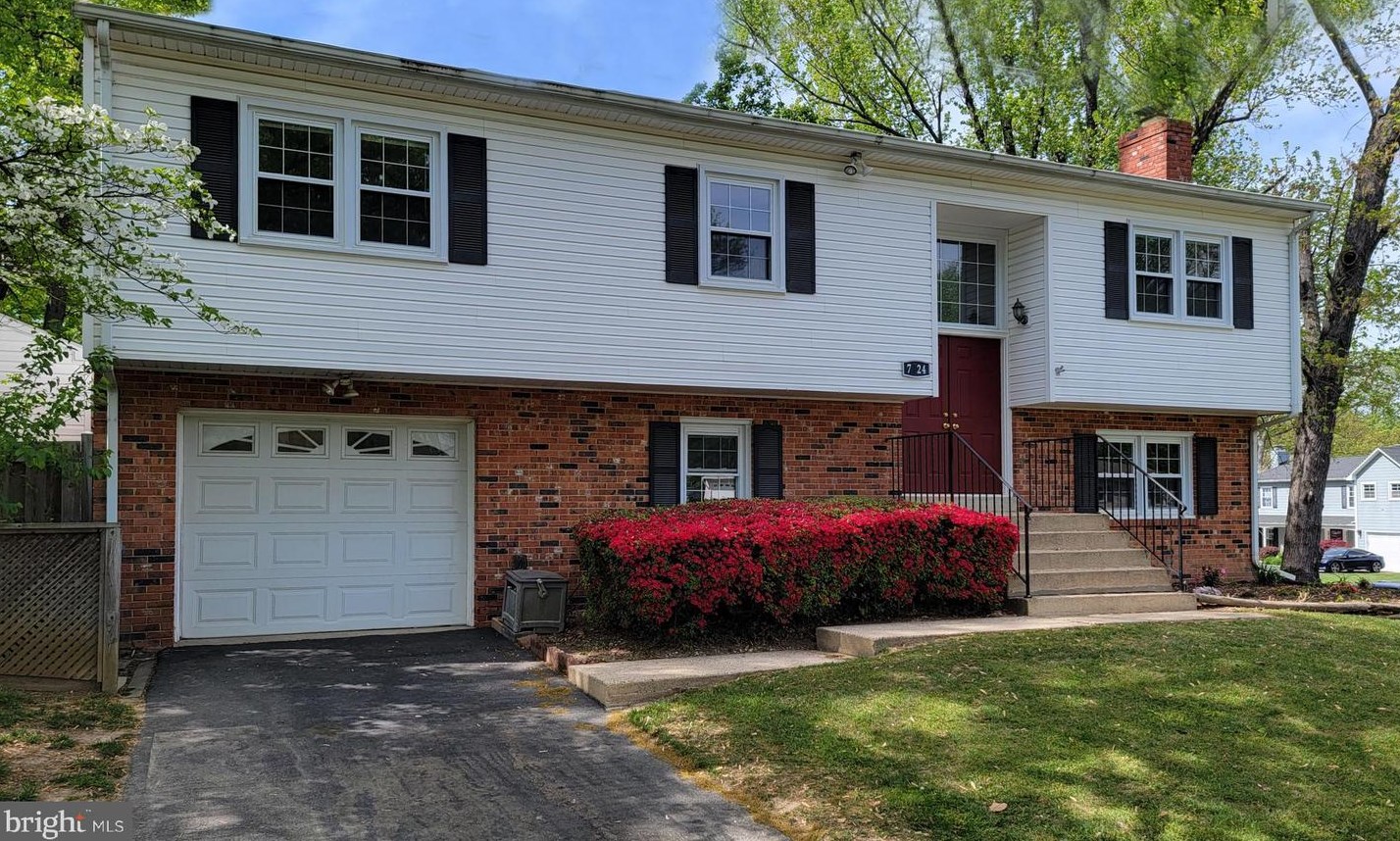 7124 Galgate Dr, Springfield, VA 22152-3538