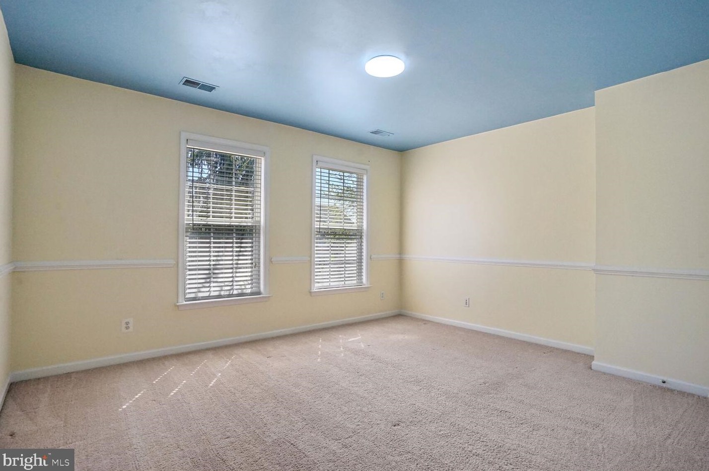 8148 American Holly Rd, Lorton VA  22079-5612 exterior