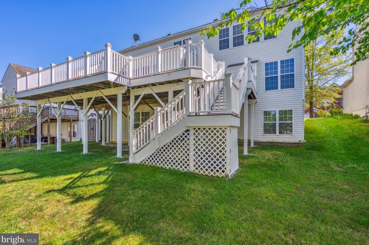 8148 American Holly Rd, Lorton VA  22079-5612 exterior