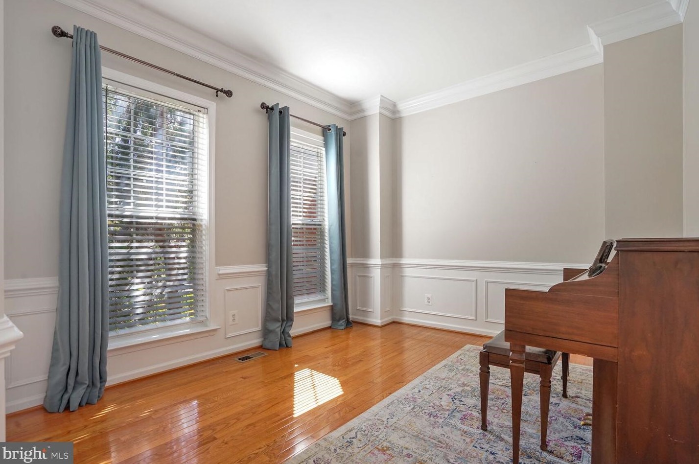 8148 American Holly Rd, Lorton VA  22079-5612 exterior