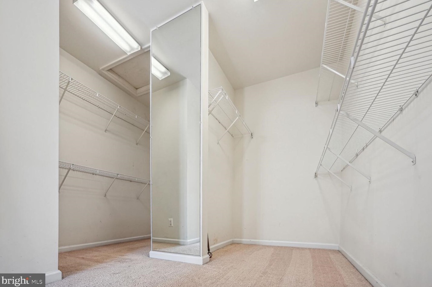 8148 American Holly Rd, Lorton VA  22079-5612 exterior