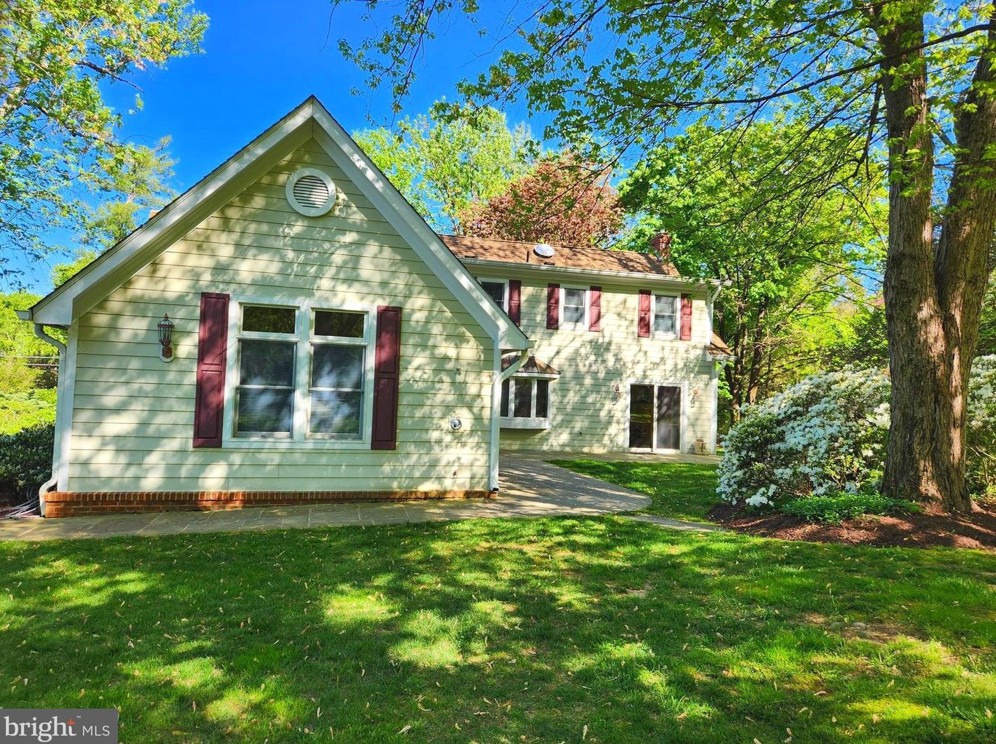 644 Walker Rd, Great Falls, VA 22066