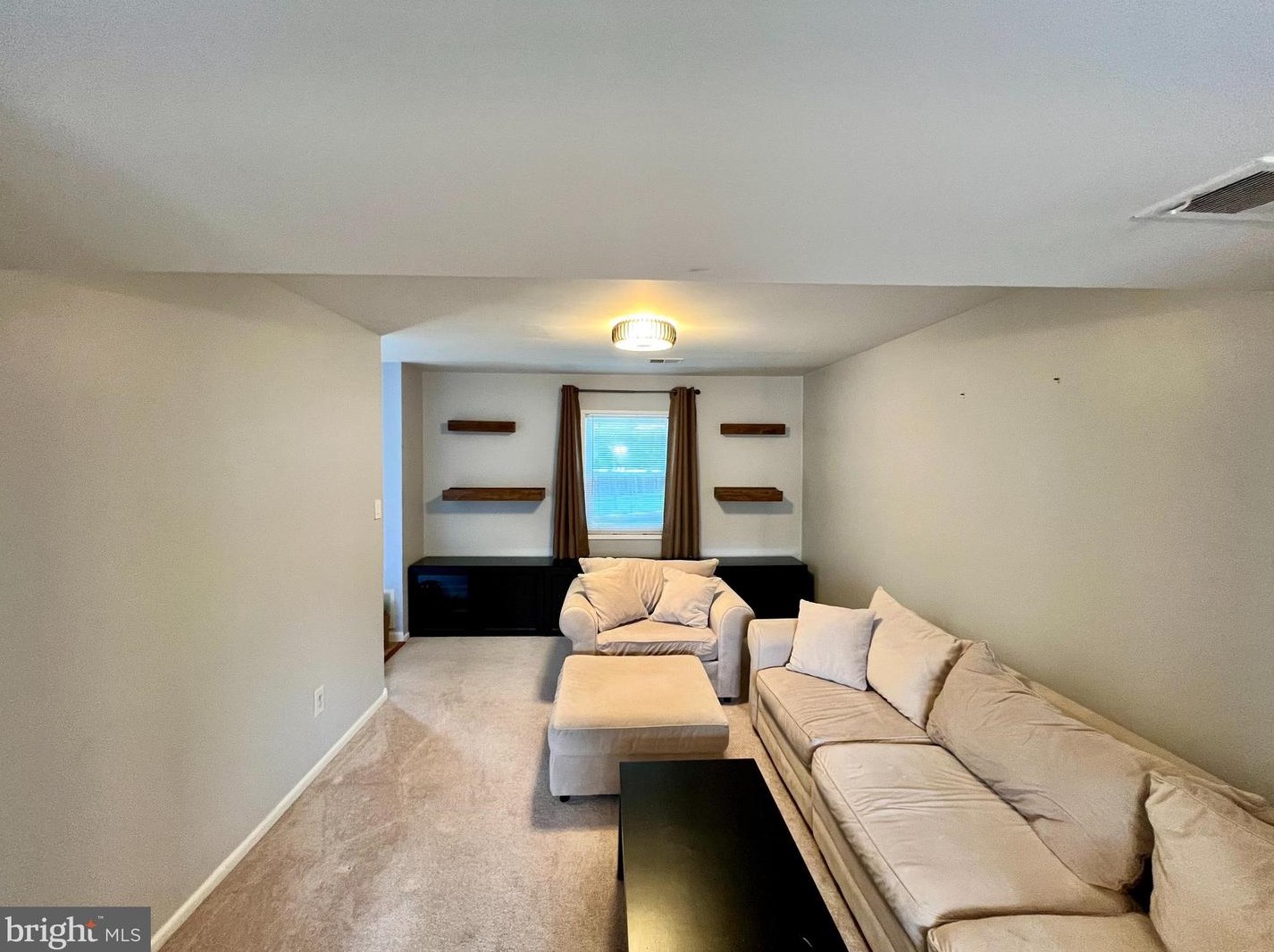 5576 Hollins Ln, Springfield VA  22015-1926 exterior