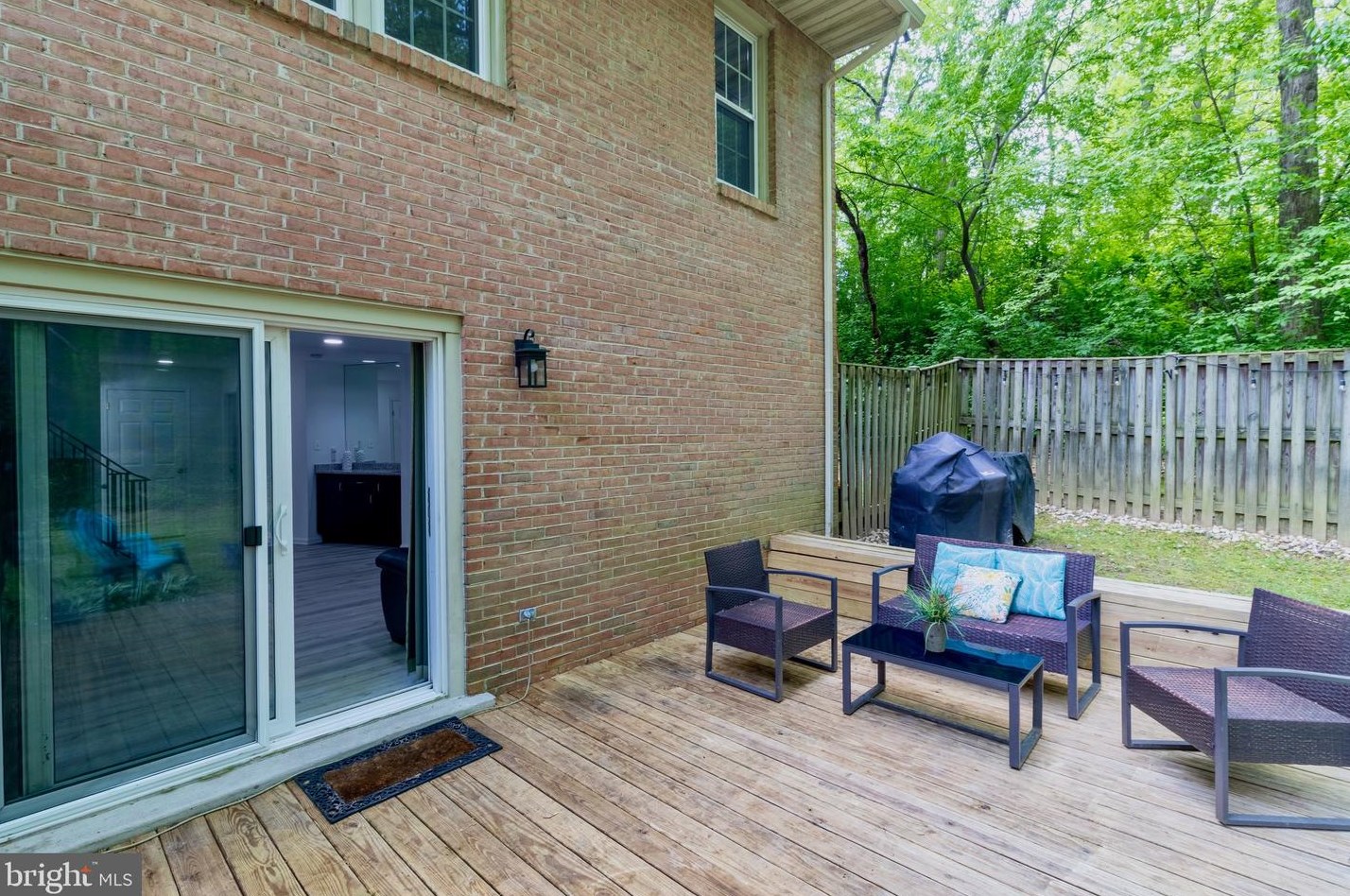 9058 Rosewall Ct, Springfield VA  22152-2122 exterior