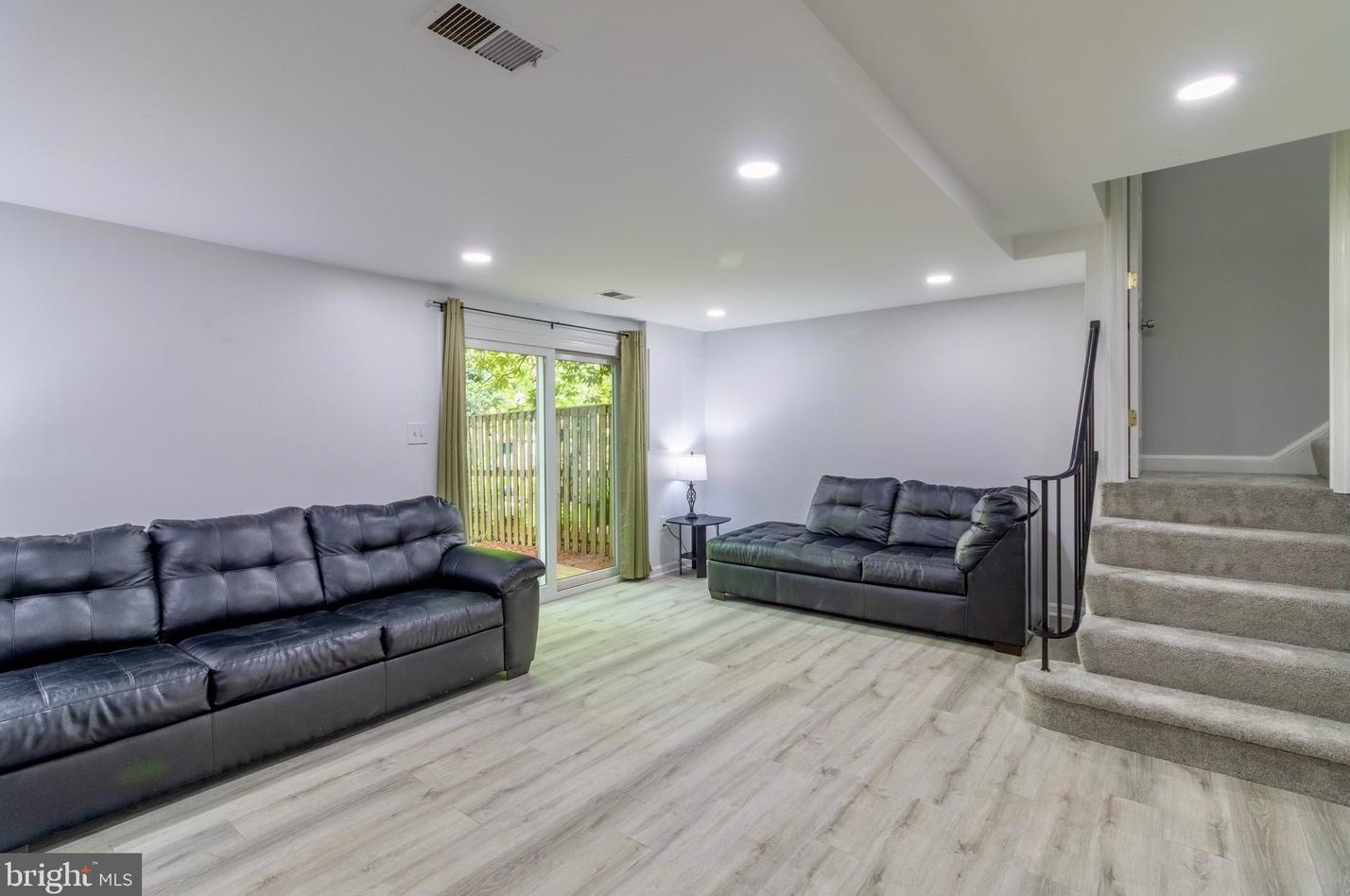 9058 Rosewall Ct, Springfield VA  22152-2122 exterior