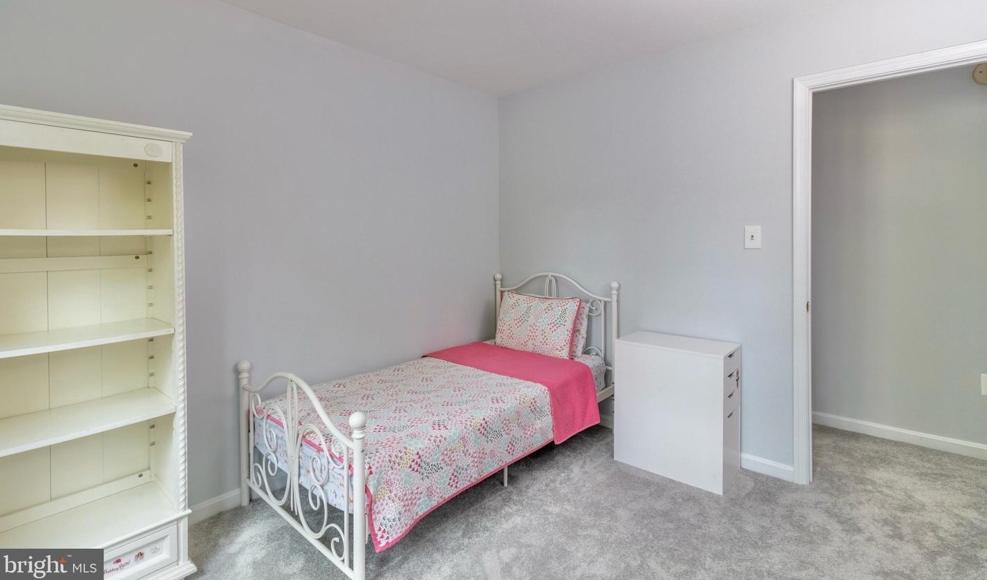 9058 Rosewall Ct, Springfield VA  22152-2122 exterior