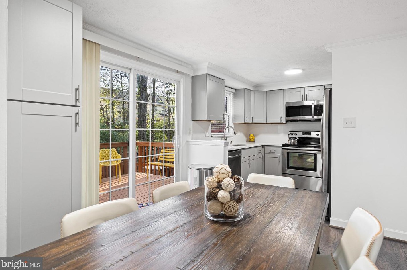 14605 Olde Kent Rd, Centreville VA  20120-2849 exterior