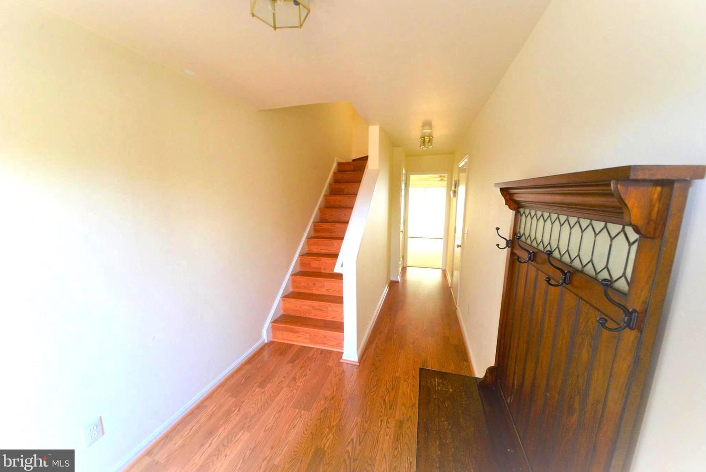 12077 Edgemere Cir, Herndon, VA 20190