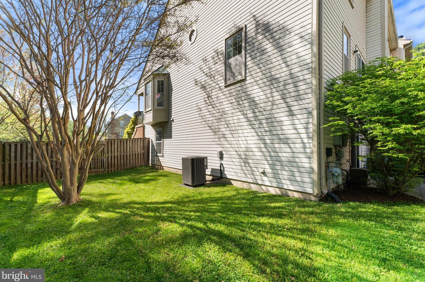 9372 Peter Roy Ct, Springfield VA  22015-4249 exterior