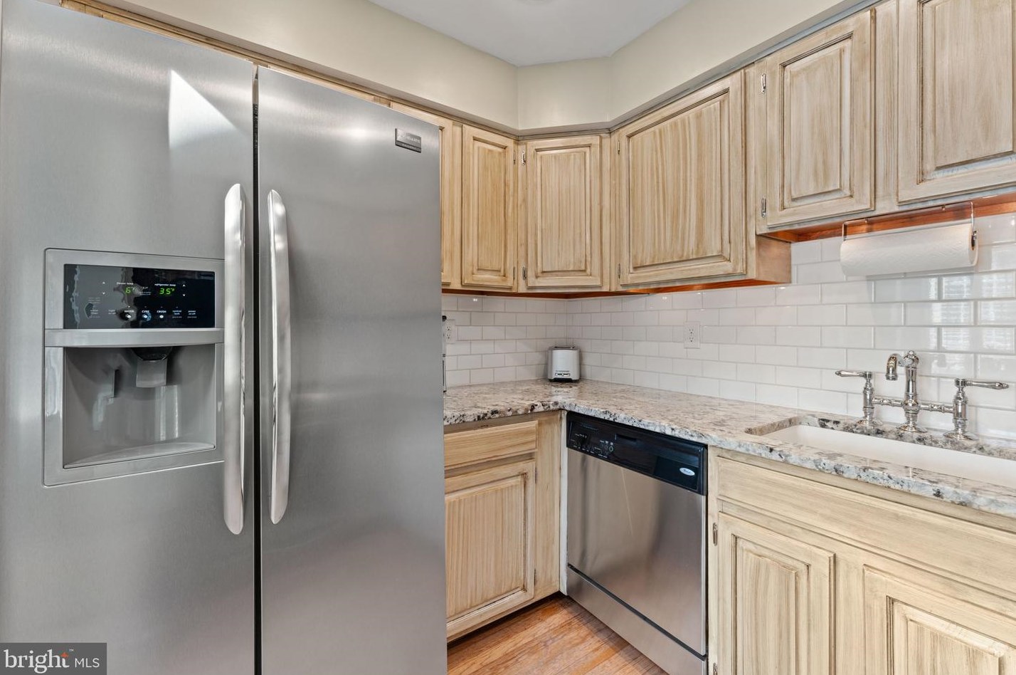 9372 Peter Roy Ct, Springfield VA  22015-4249 exterior