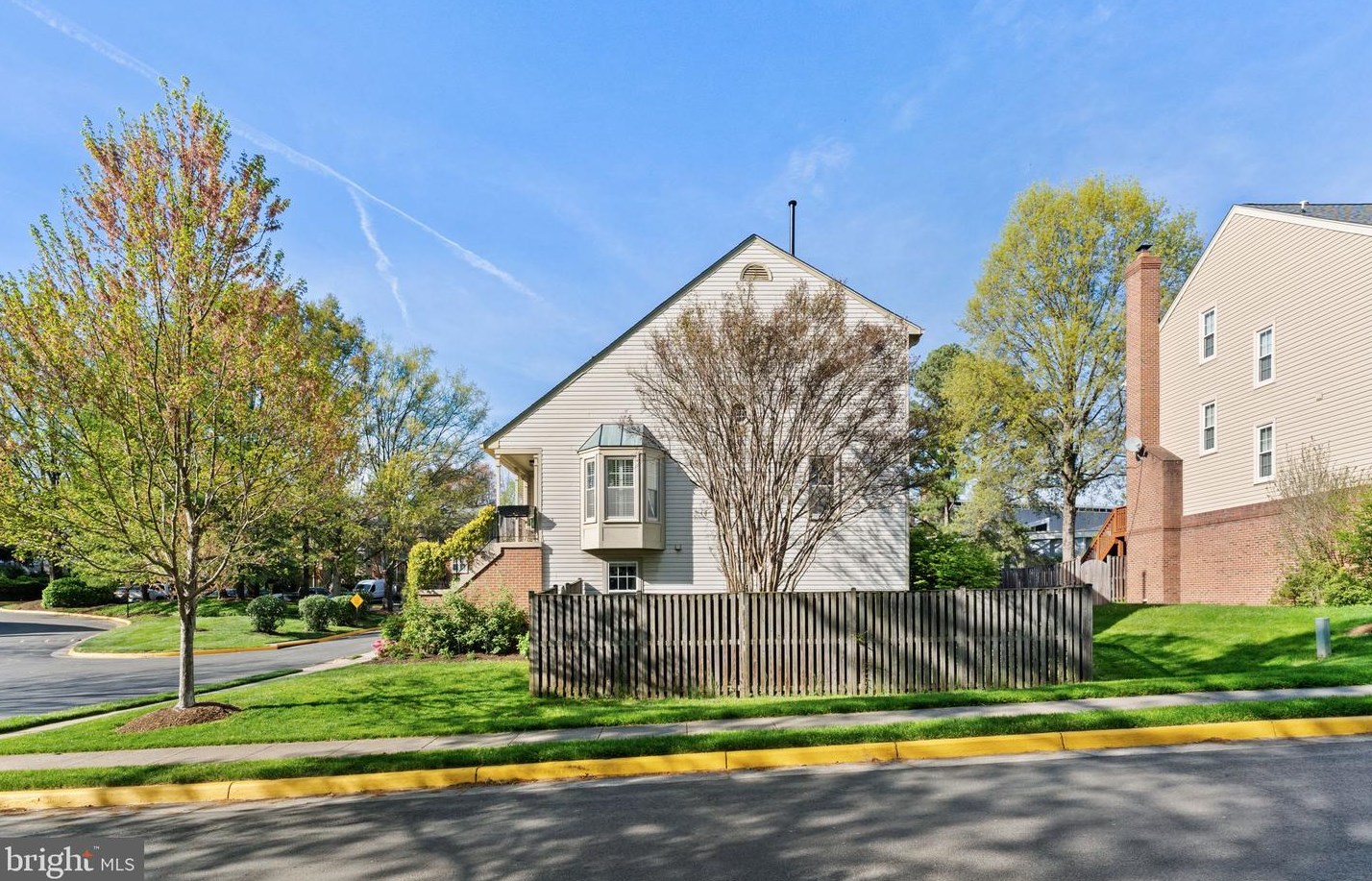 9372 Peter Roy Ct, Springfield VA  22015-4249 exterior