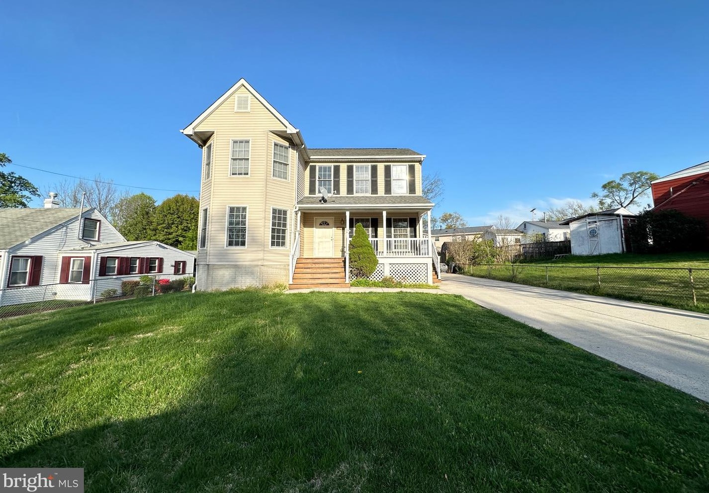 3147 Headrow Ln, Falls Church, VA 22042