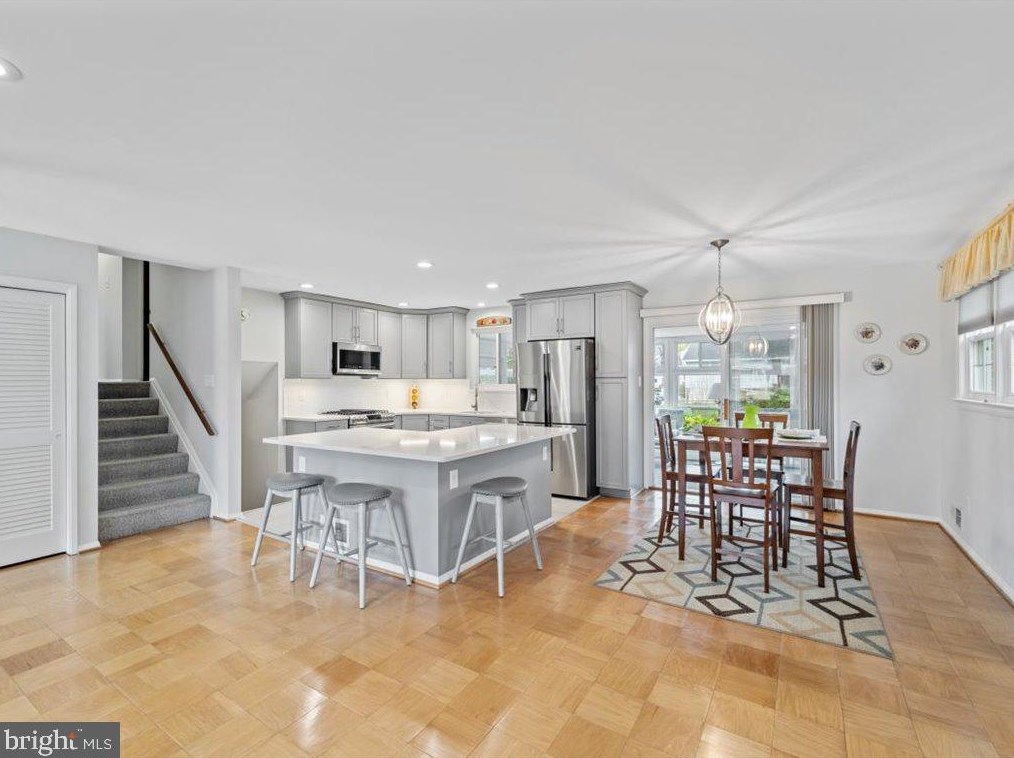15013 Carlbern Dr, Centreville, VA 20120