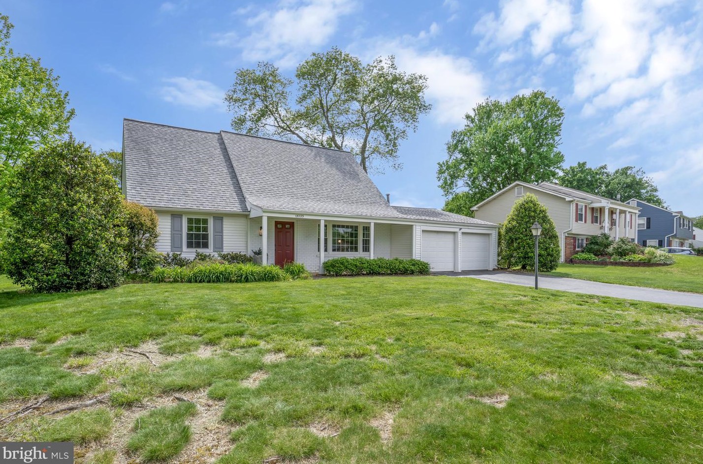13225 Poplar Tree Rd, Fairfax, VA 22033