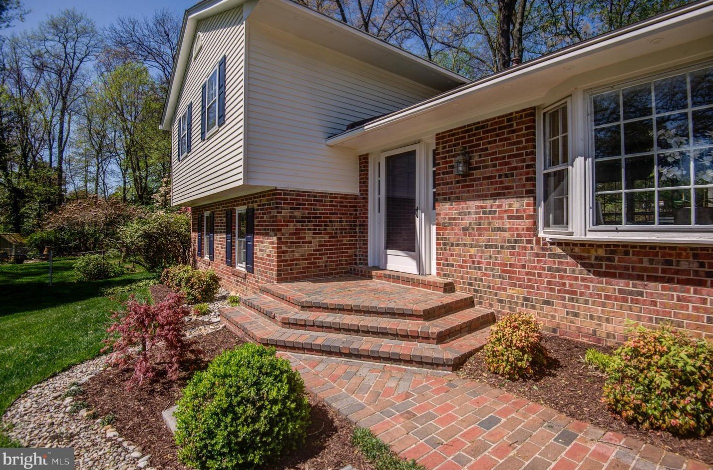 9911 Minuet Ct, Vienna, VA 22181-3109