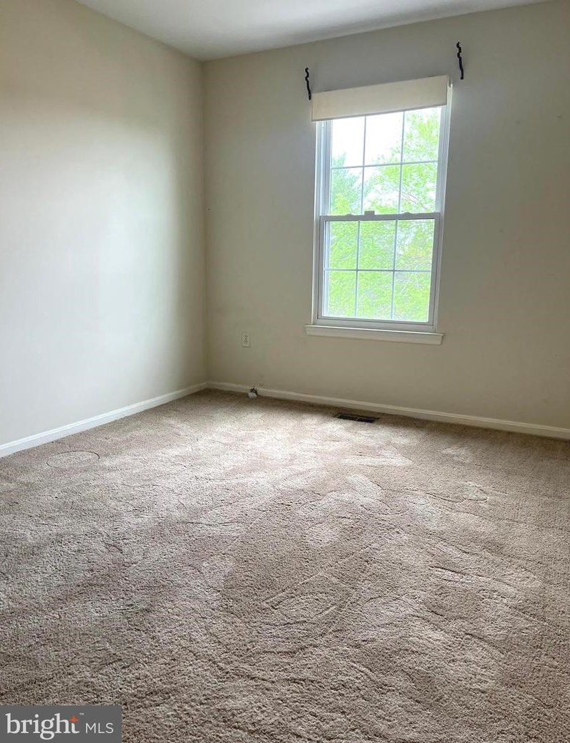 6831 Cottingham Ln, Centreville VA  20121-2535 exterior