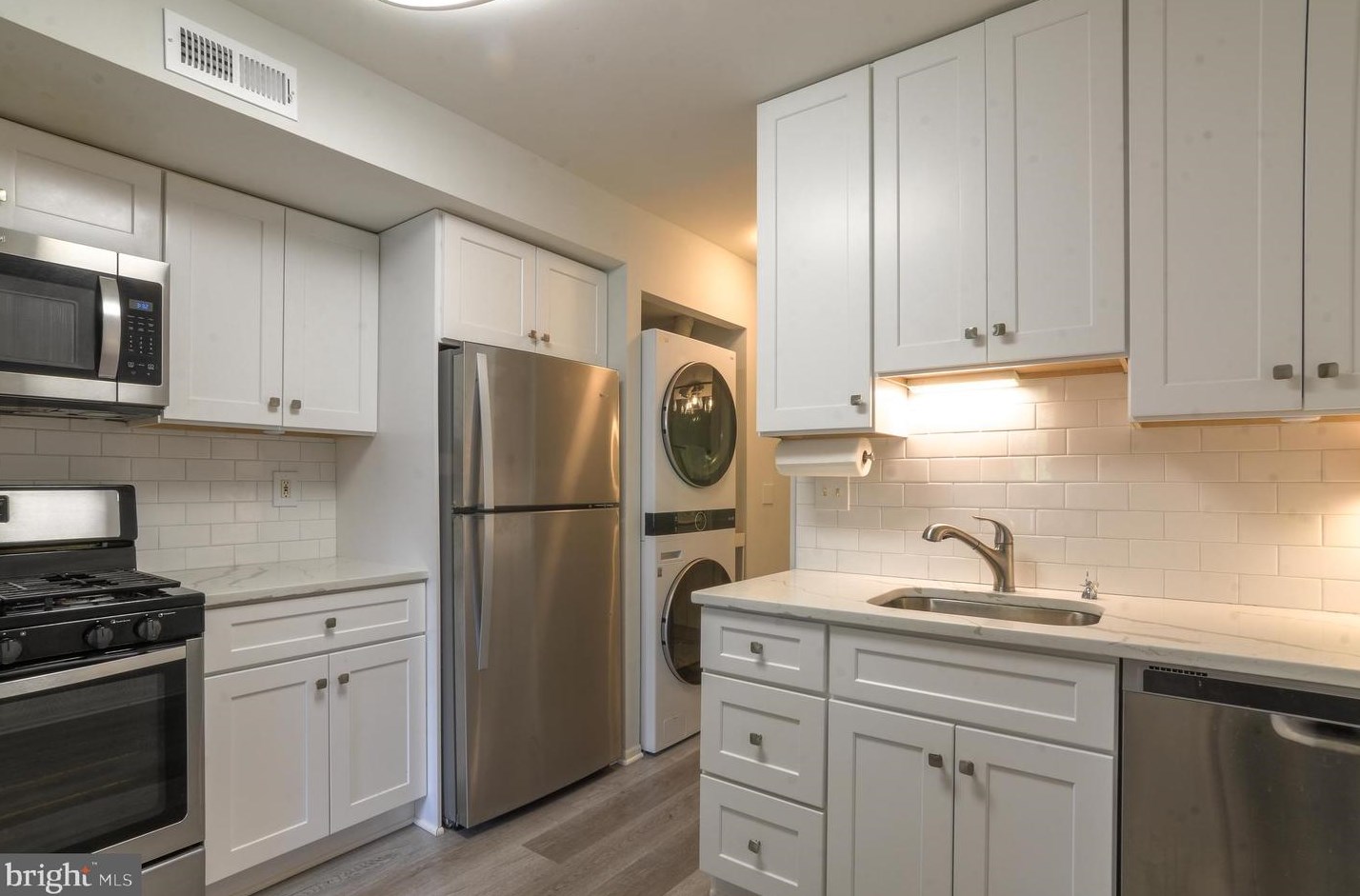 2048 Royal Fern Ct #11b, Herndon, VA 20191