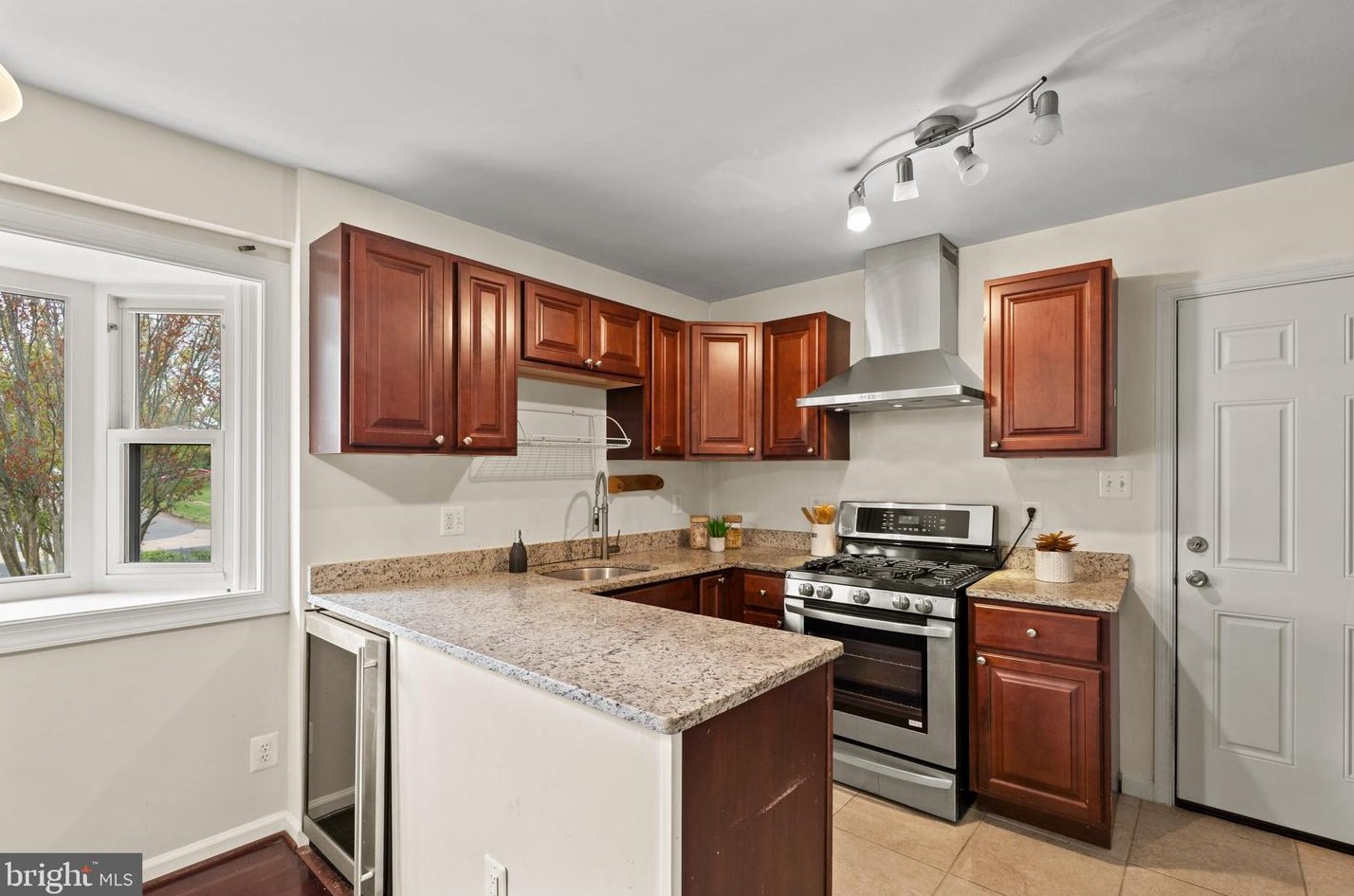 6707 Hopewell Ave, Springfield, VA 22151-3838