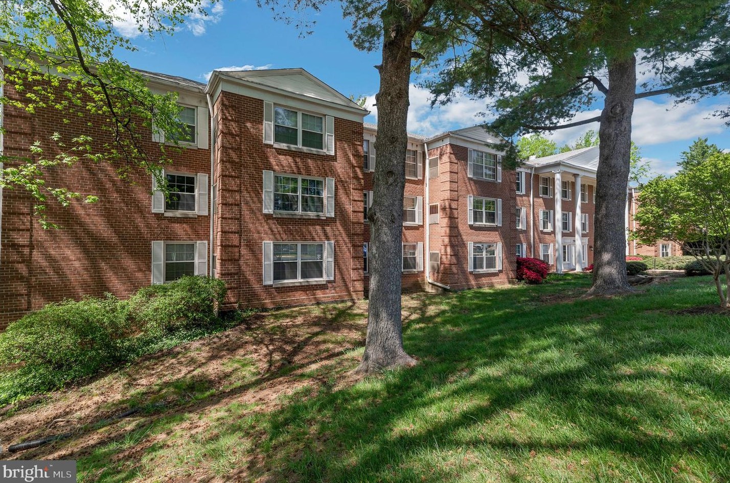 7680 Tremayne Pl, Mc Lean VA 22102-7614 exterior