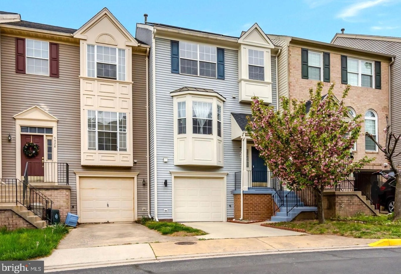 5426 Crystalford Ln, Centreville, VA 20120
