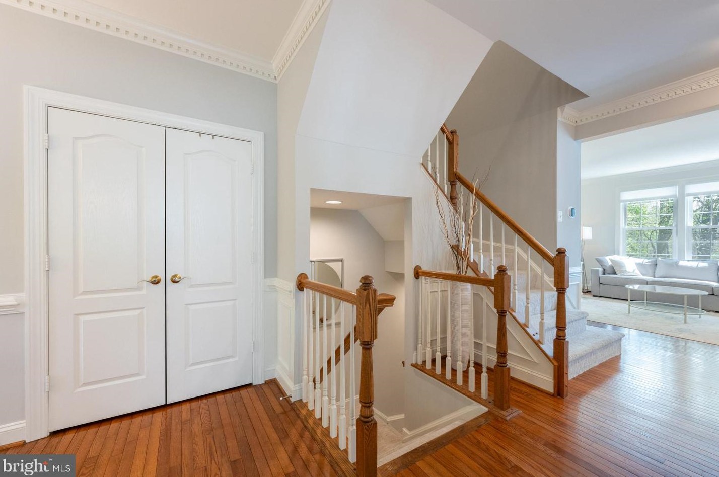 4020 Rosemeade Dr, Fairfax VA  22033-2872 exterior