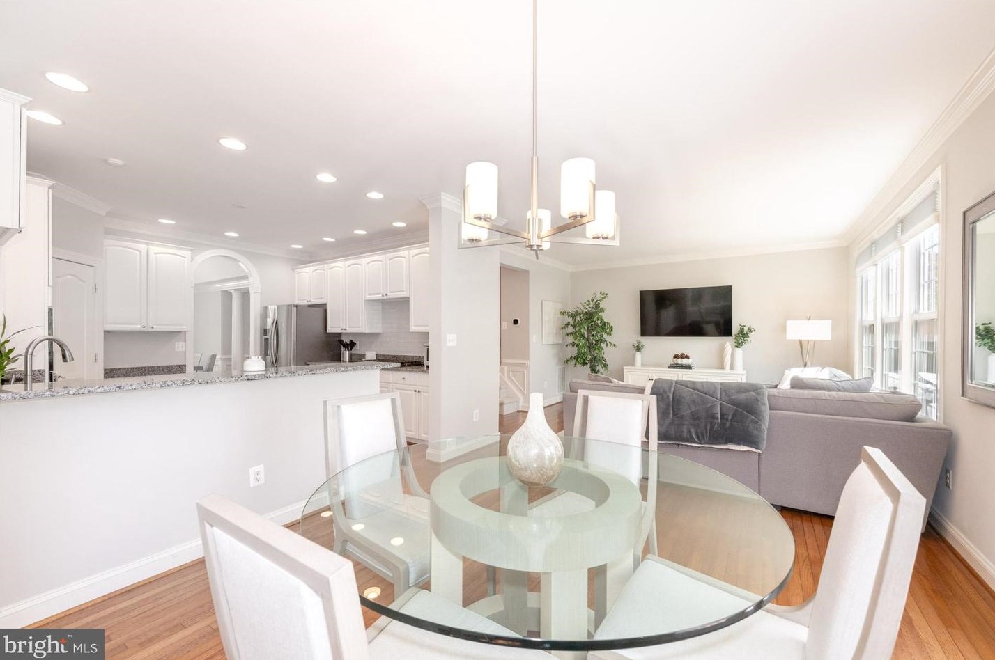 4020 Rosemeade Dr, Fairfax VA  22033-2872 exterior