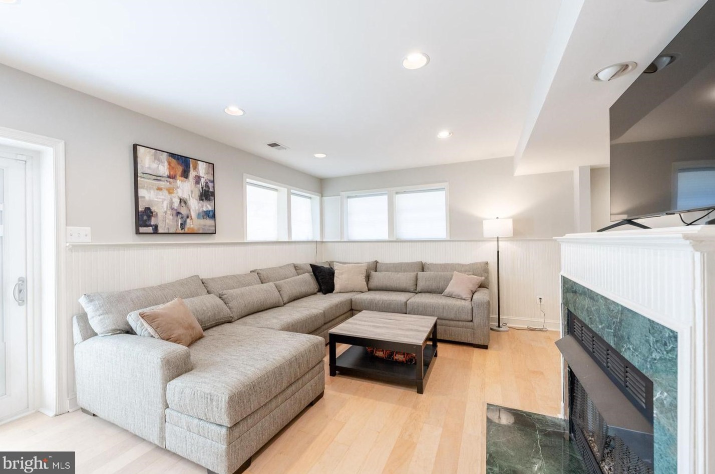 4020 Rosemeade Dr, Fairfax VA  22033-2872 exterior