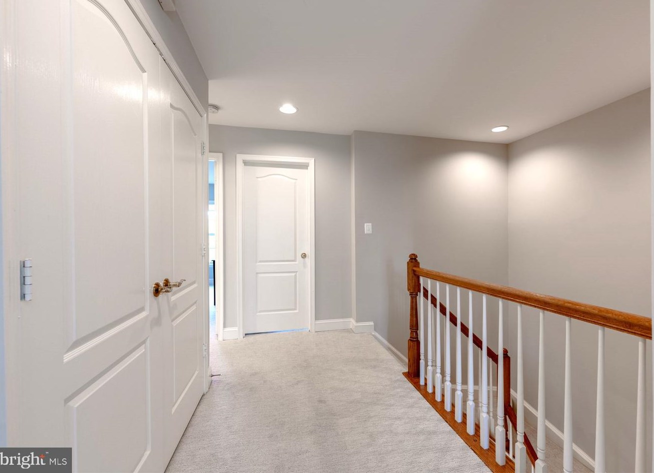 4020 Rosemeade Dr, Fairfax VA  22033-2872 exterior