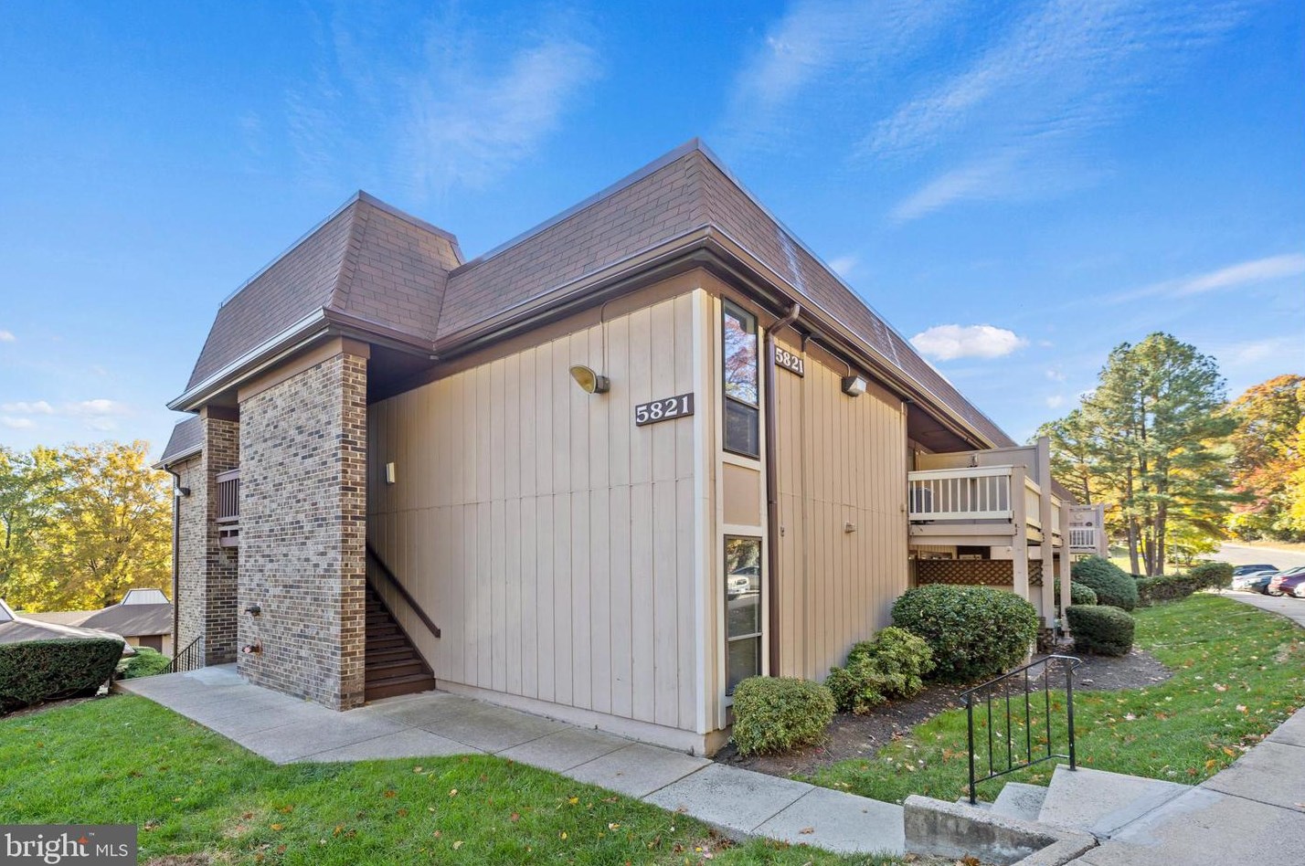5821 Royal Ridge Dr Apt E, Springfield, VA