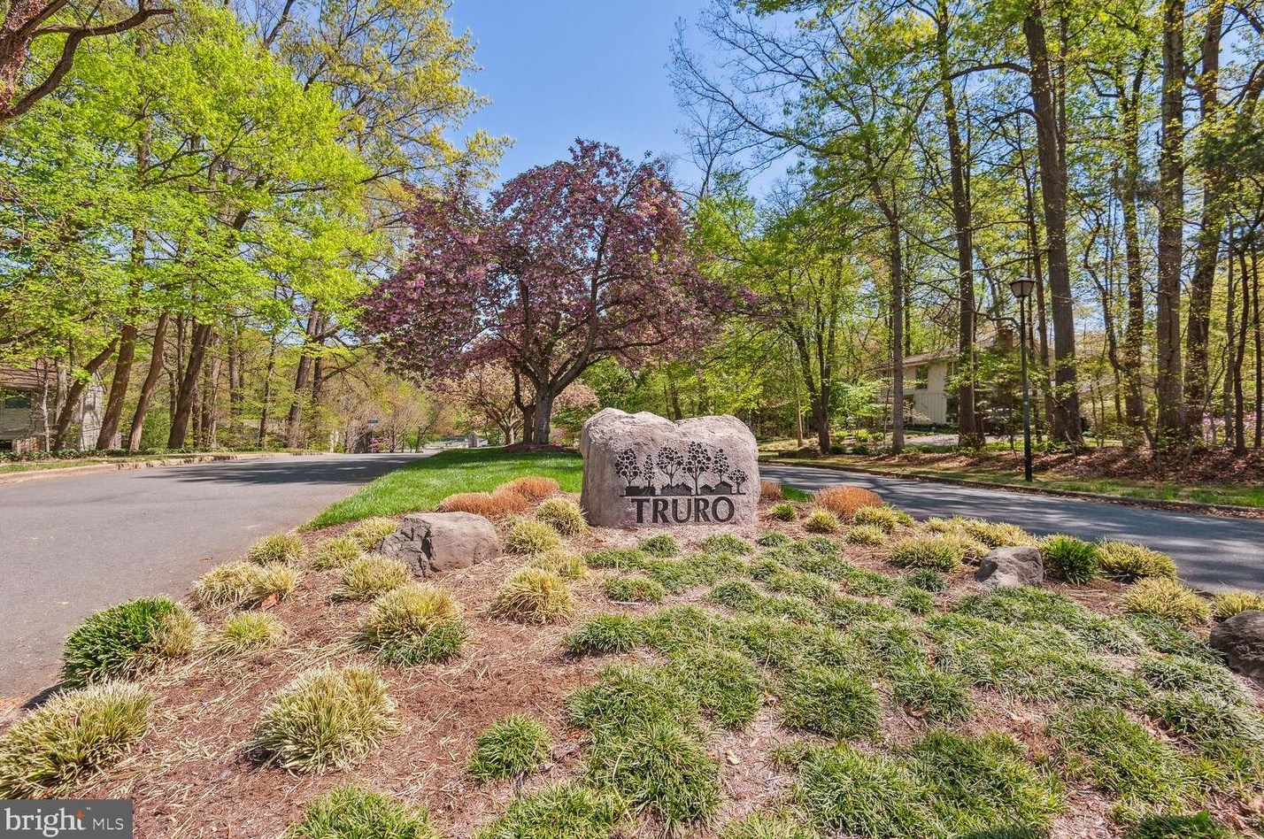 4143 Elizabeth Ln, Annandale, VA 22003-3647