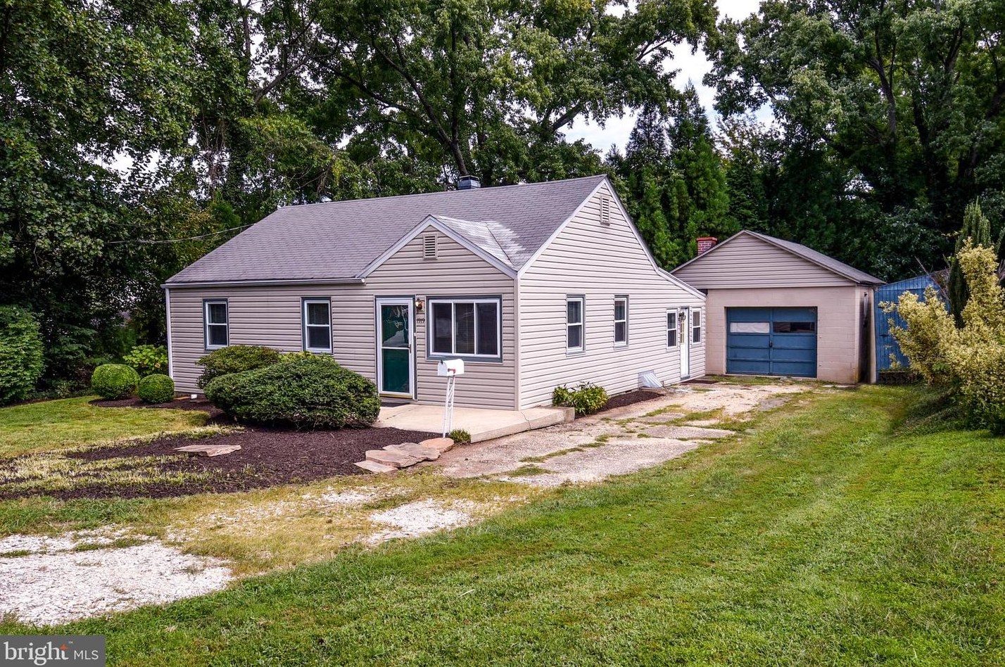 1919 Anderson Rd, Falls Church, VA 22043