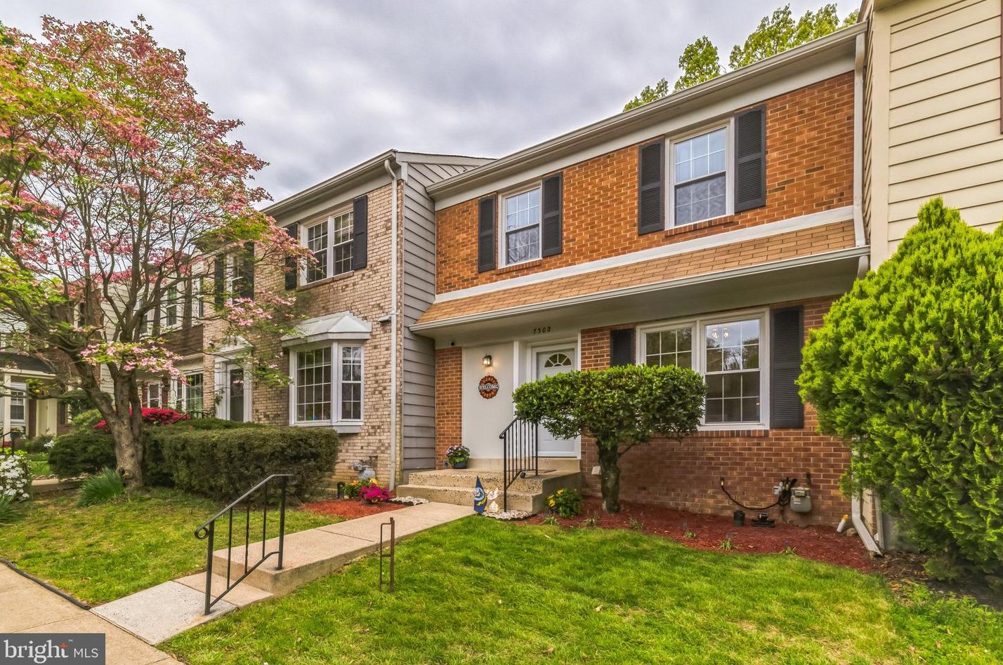 7302 Eggar Woods Ln, Springfield, VA 22153