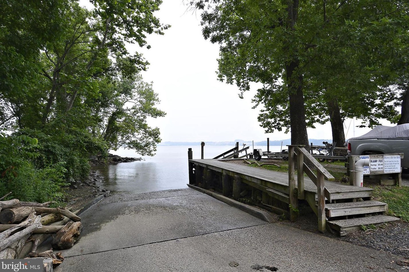 6618 Potomac Ave, Alexandria VA 22307-6678 exterior