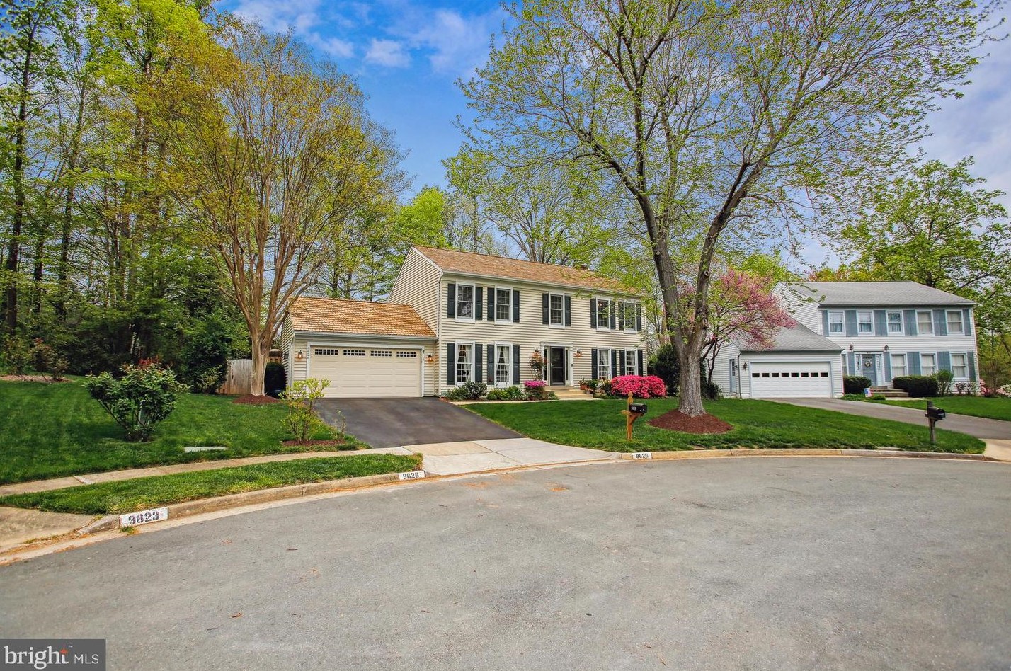 9626 Oakington Dr, Fairfax, VA 22039-2641