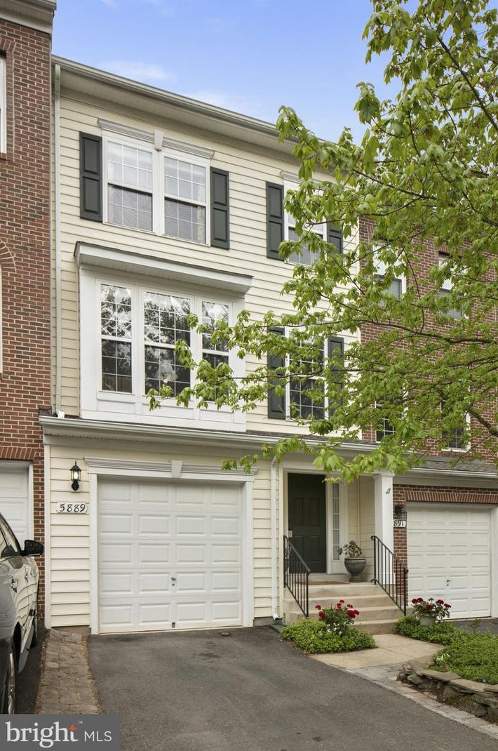 5889 Ausable Way, Centreville, VA 20121