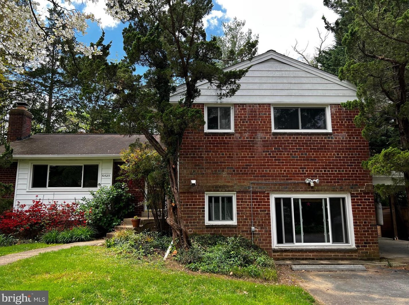 6523 Kerns Rd, Falls Church, VA 22044